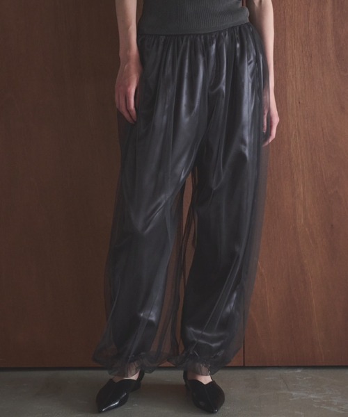 AIC.（エーアイシー）の「チュールレイヤードバルーンパンツ（その他パンツ・レディース・チャコールグレー/アイボリー・FREE）」の2枚目の写真