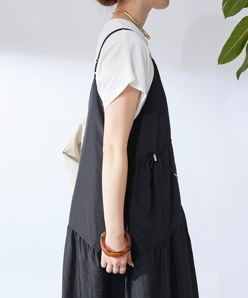 un dix cors（アンディコール）の「《着回し◎気になるお腹周りに》ウエスト絞りキャミワンピース（ワンピース・レディース・チャコールグレー/ブラック・FREE）」の4枚目の写真