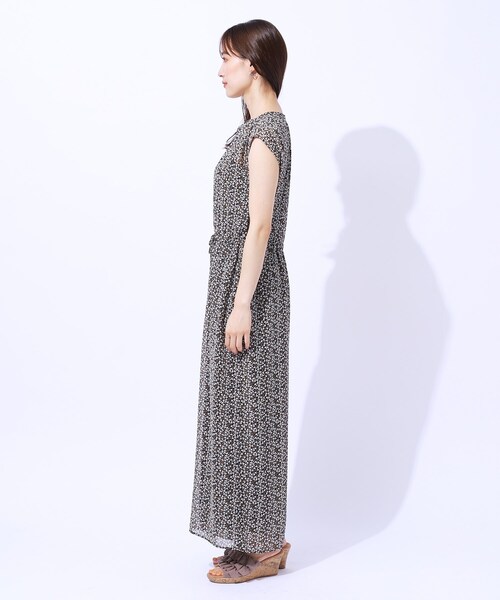 DRESKIP（ドレスキップ）の「◆【無理せずキレイ】大人の上品コーデが一枚で決まる シフォン花柄オールインワン（サロペット/オーバーオール・レディース・ブラック/ブルー系その他2/ブラック系・04/03/02）」の9枚目の写真