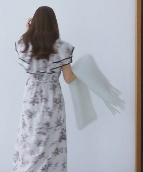 SNIDEL（スナイデル）の「ボリュームマフラー（マフラー・レディース・グレー/イエロー/ホワイト・FREE）」の5枚目の写真