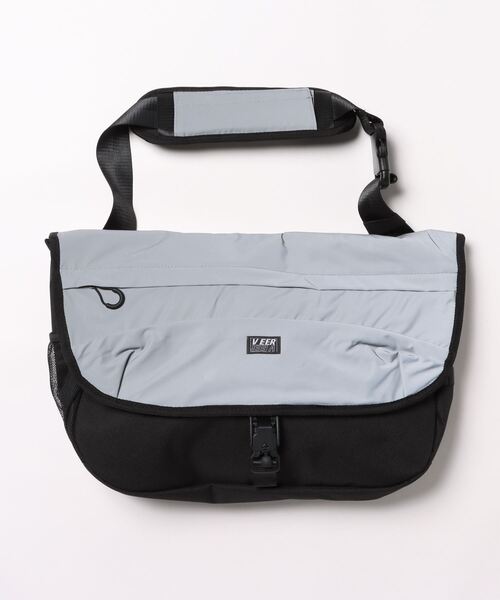 KiU（キウ）の「KiU/キウ FULL REFLECTOR MESSENGER BAG
