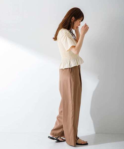 URBAN RESEARCH Sonny Label(アーバンリサーチサニーレーベル)の「シャーリングブラウス(シャツ/ブラウス・レディース・ホワイト系その他/ストライプ/ブラック/ベージュ・FREE)」の19枚目の写真