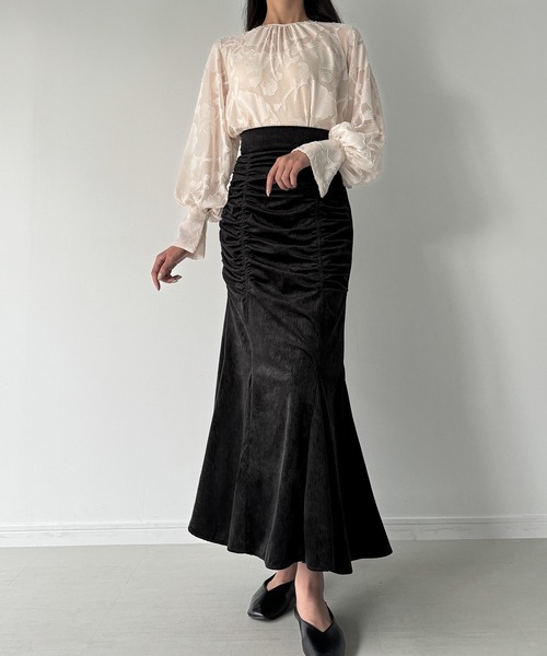 Meiru（メイル）の「ベロアジャガードハイウエストマーメイドスカート[高身長サイズMT/低身長サイズS有り]（スカート・レディース・グレイッシュベージュ/ブラック/チャコール・MT/X-LARGE/LARGE/MEDIUM/SMALL）」の8枚目の写真