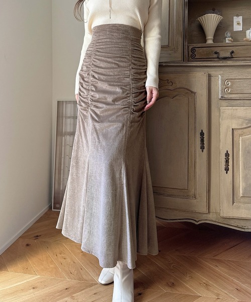 Meiru（メイル）の「ベロアジャガードハイウエストマーメイドスカート[高身長サイズMT/低身長サイズS有り]（スカート・レディース・グレイッシュベージュ/ブラック/チャコール・MT/X-LARGE/LARGE/MEDIUM/SMALL）」の11枚目の写真