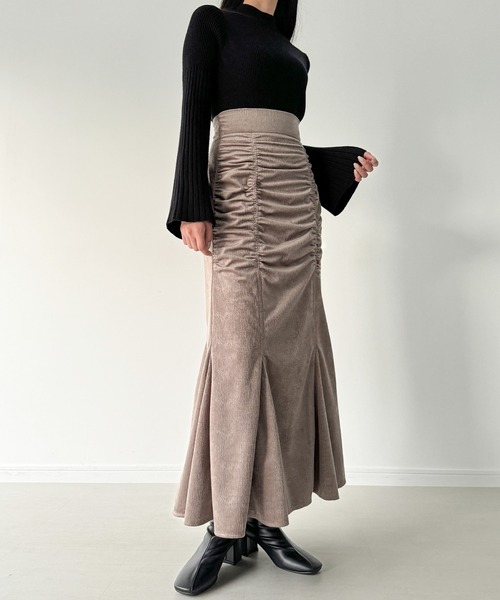 Meiru（メイル）の「ベロアジャガードハイウエストマーメイドスカート[高身長サイズMT/低身長サイズS有り]（スカート・レディース・グレイッシュベージュ/ブラック/チャコール・MT/X-LARGE/LARGE/MEDIUM/SMALL）」の16枚目の写真