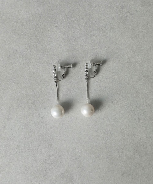 Kana(カナ)の「パール ビジュー シンプル ドロップ イヤリング パーティー 結婚式 オケージョン(イヤリング・レディース・ゴールド/シルバー・フリー)」の10枚目の写真