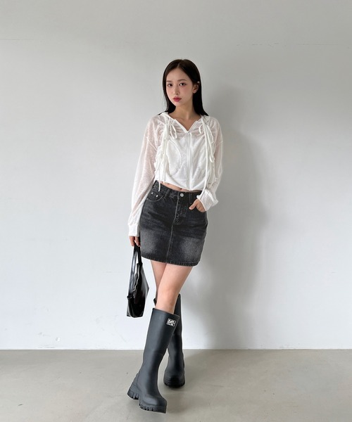 by muni:r（バイ ムニール）の「ウォッシングミニデニムスカート（デニムスカート・レディース・ブラック/ブルー・SMALL/MEDIUM）」の3枚目の写真