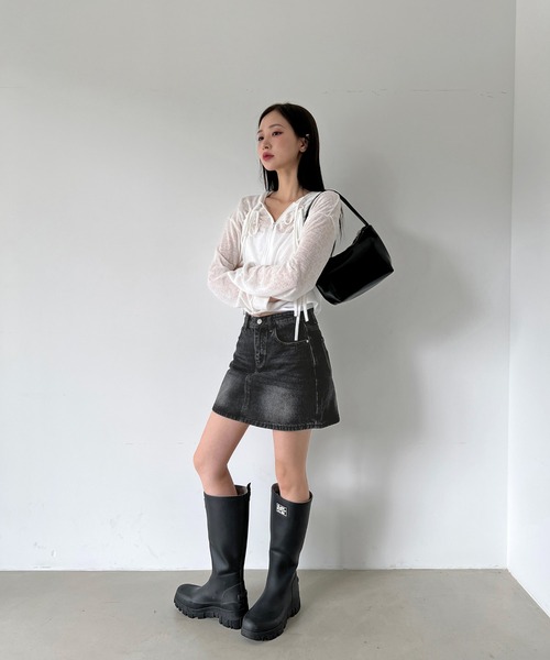 by muni:r（バイ ムニール）の「ウォッシングミニデニムスカート（デニムスカート・レディース・ブラック/ブルー・SMALL/MEDIUM）」の4枚目の写真