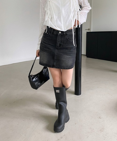 by muni:r（バイ ムニール）の「ウォッシングミニデニムスカート（デニムスカート・レディース・ブラック/ブルー・SMALL/MEDIUM）」の9枚目の写真