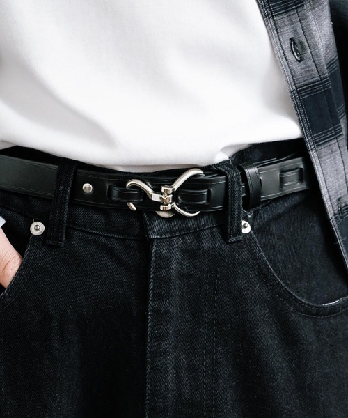 Rocky Monroe（ロッキーモンロー）の「フェイクレザーフックベルト（ベルト・メンズ・ゴールド/アンティークシルバー/シルバー・FREE）」の2枚目の写真