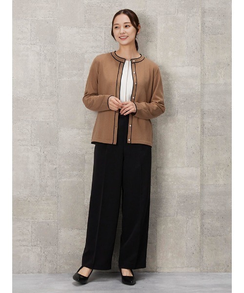 Perfect Suit FActory（パーフェクトスーツファクトリー）の「ダブルクロス【ボーテ・シルエット】タックワイドパンツ　ベージュ（スーツパンツ・レディース・ベージュ/ブラック/グレー・S/M/L）」の5枚目の写真