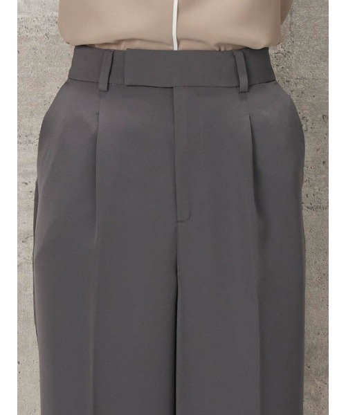 Perfect Suit FActory（パーフェクトスーツファクトリー）の「ダブルクロス【ボーテ・シルエット】タックワイドパンツ　ベージュ（スーツパンツ・レディース・ベージュ/ブラック/グレー・S/M/L）」の11枚目の写真