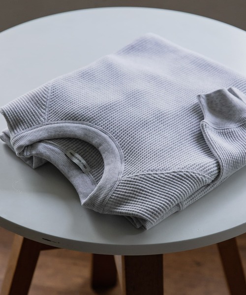 URBAN RESEARCH DOORS（アーバンリサーチドアーズ）の「『UR TECH』ワッフルロングスリーブTシャツ（Tシャツ/カットソー・メンズ・ホワイト系その他/ベージュ系その他/グリーン/スミクロ・MEDIUM/LARGE/X-LARGE）」の2枚目の写真