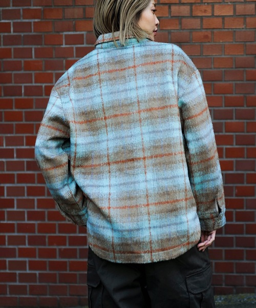 roial(ロイアル)の「LS SHIRT/ROIAL(ロイアル)スタンダードサイジングチェックパターン厚手ロングスリーブシャツ(シャツ/ブラウス・レディース・ブラウン/ブルー/ピンク・MEDIUM/SMALL)」の12枚目の写真