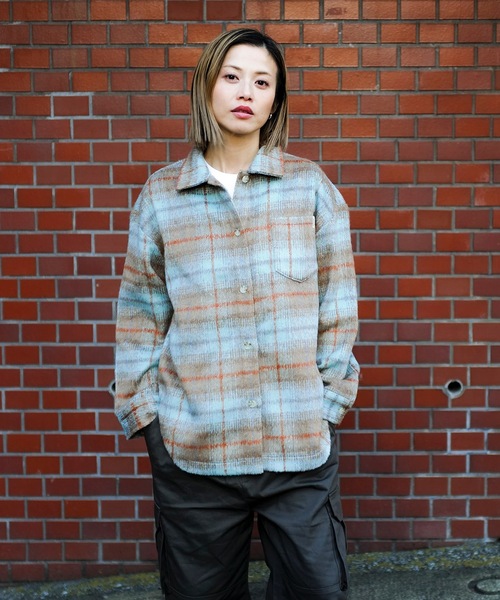 roial(ロイアル)の「LS SHIRT/ROIAL(ロイアル)スタンダードサイジングチェックパターン厚手ロングスリーブシャツ(シャツ/ブラウス・レディース・ブラウン/ブルー/ピンク・MEDIUM/SMALL)」の11枚目の写真