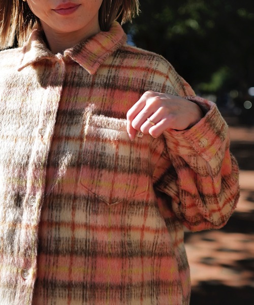 roial(ロイアル)の「LS SHIRT/ROIAL(ロイアル)スタンダードサイジングチェックパターン厚手ロングスリーブシャツ(シャツ/ブラウス・レディース・ブラウン/ブルー/ピンク・MEDIUM/SMALL)」の17枚目の写真