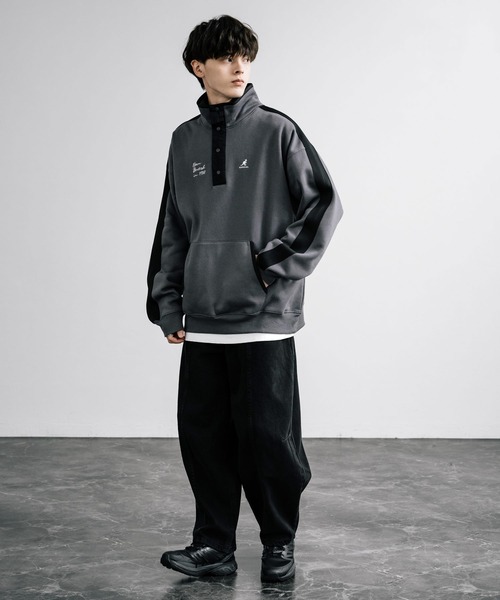 KANGOL(カンゴール)の「KANGOL カンゴール 別注コラボ オーバーサイズ裏起毛ワンポイントロゴ刺繍ハーフボタンスウェット(スウェット・メンズ・チャコール/アイボリー/グレー・M/L/XL)」の16枚目の写真