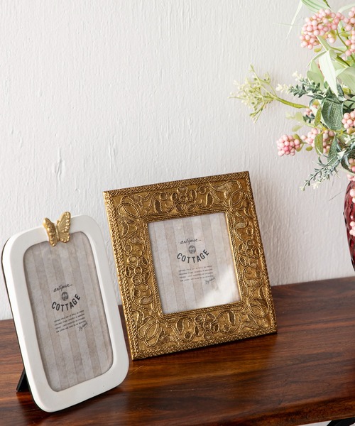 MILLION CARATS（ミリオンカラッツ）の「アンティークの美しさでアートスペースを演出するフォトフレーム（フォトフレーム・レディース・オフホワイト/ゴールド・FREE）」の3枚目の写真