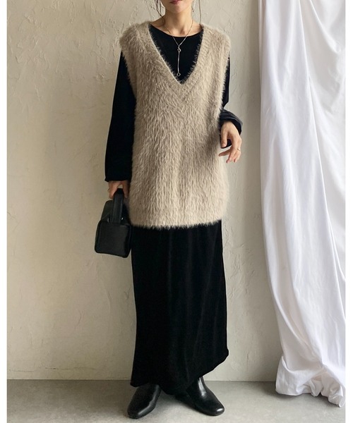 She's Closet(シーズクローゼット)の「長袖ボリュームスリーブロング丈バックオープンベロアワンピース(ワンピース・レディース・グレイッシュベージュ/ブラック/グレー・FREE)」の21枚目の写真