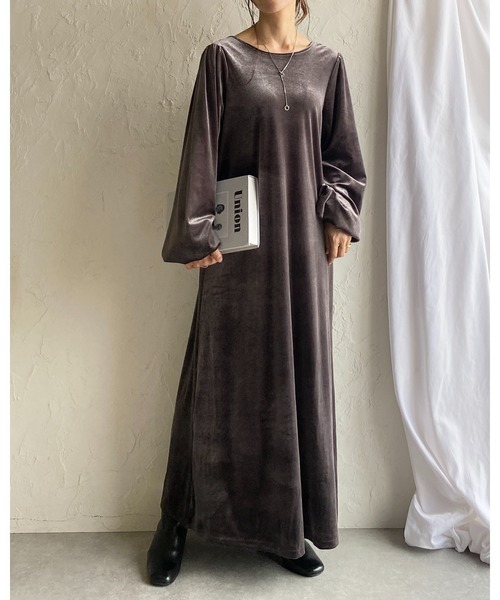 セール】長袖ボリュームスリーブロング丈バックオープンベロア