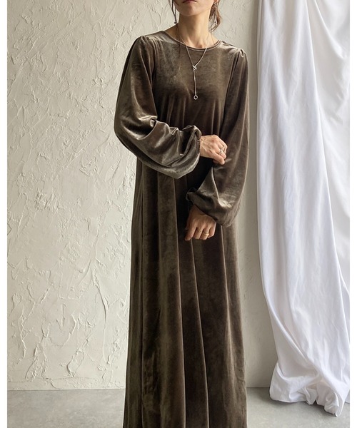 セール】長袖ボリュームスリーブロング丈バックオープンベロア