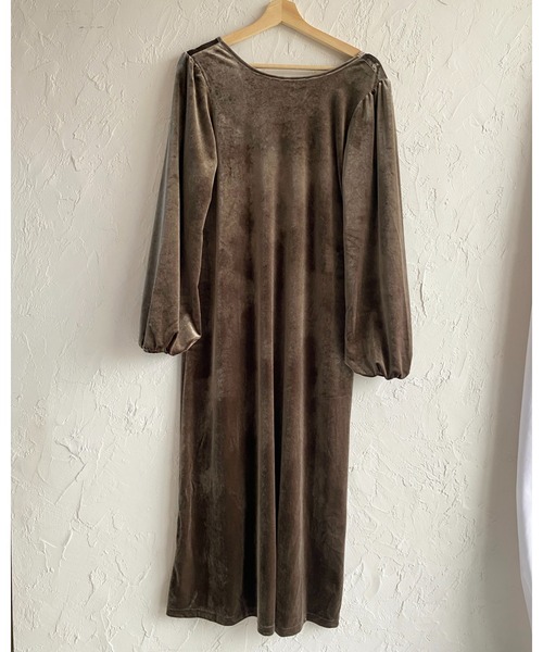 セール】長袖ボリュームスリーブロング丈バックオープンベロア