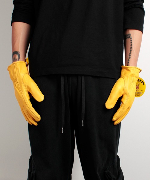 MILITARY(ミリタリー)の「NAPA GLOVE ディアスキン グローブ(手袋・メンズ・ゴールド/ブラック・MEDIUM)」の4枚目の写真