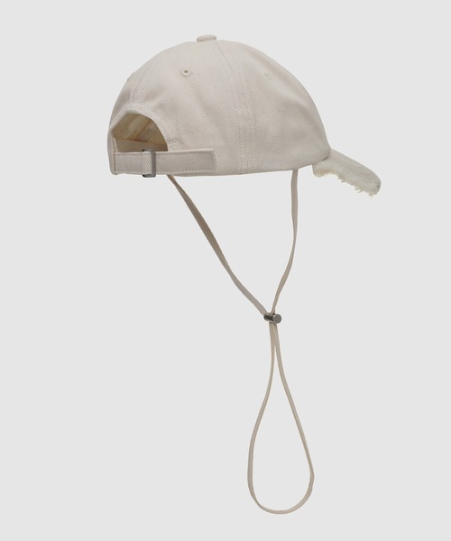 JACQUEMUS(ジャックムス)の「LA CASQUETTE ARTICHAUT(キャップ・レディース・オフホワイト/ブラック・58/60)」の4枚目の写真