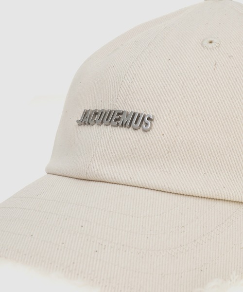 JACQUEMUS(ジャックムス)の「LA CASQUETTE ARTICHAUT(キャップ・レディース・オフホワイト/ブラック・58/60)」の5枚目の写真