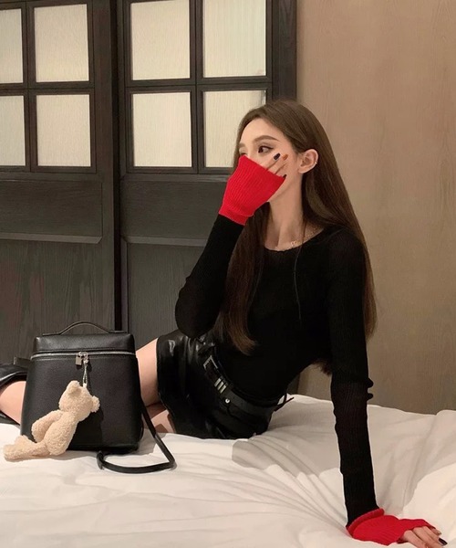 shopnikoniko(ショップニコニコ)の「配色スリーブ ボートネック リブニットトップス(ニット/セーター・レディース・ブラウン/ブラック・フリー)」の5枚目の写真