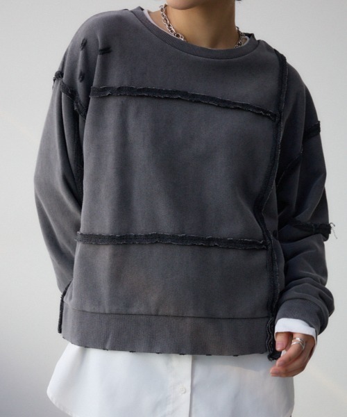 AZUL by moussy（アズールバイマウジー）の「ダメージウラケプルオーバー（スウェット・レディース・スモークグレー/杢グレー/クリアレッド・FREE）」の2枚目の写真