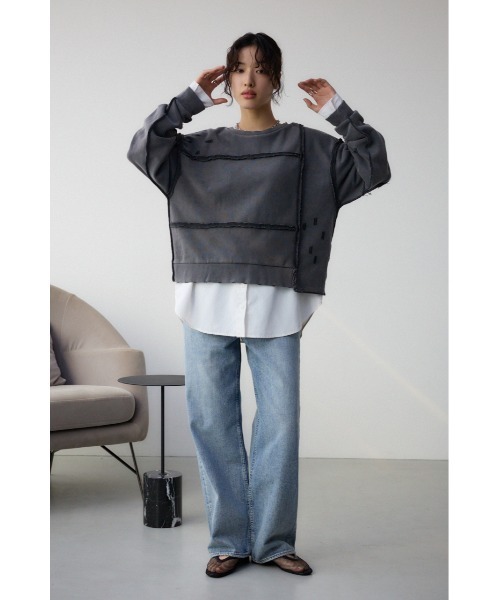 AZUL by moussy（アズールバイマウジー）の「ダメージウラケプルオーバー（スウェット・レディース・スモークグレー/杢グレー/クリアレッド・FREE）」の6枚目の写真