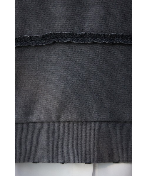 AZUL by moussy（アズールバイマウジー）の「ダメージウラケプルオーバー（スウェット・レディース・スモークグレー/杢グレー/クリアレッド・FREE）」の13枚目の写真