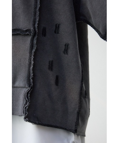 AZUL by moussy（アズールバイマウジー）の「ダメージウラケプルオーバー（スウェット・レディース・スモークグレー/杢グレー/クリアレッド・FREE）」の14枚目の写真