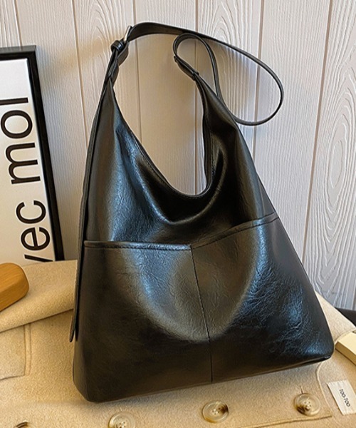 Teem Store（チームストア）の「フロントポケット付きショルダーバッグ（ショルダーバッグ・レディース・キャメル/ブラック/ブラウン・F）」の10枚目の写真
