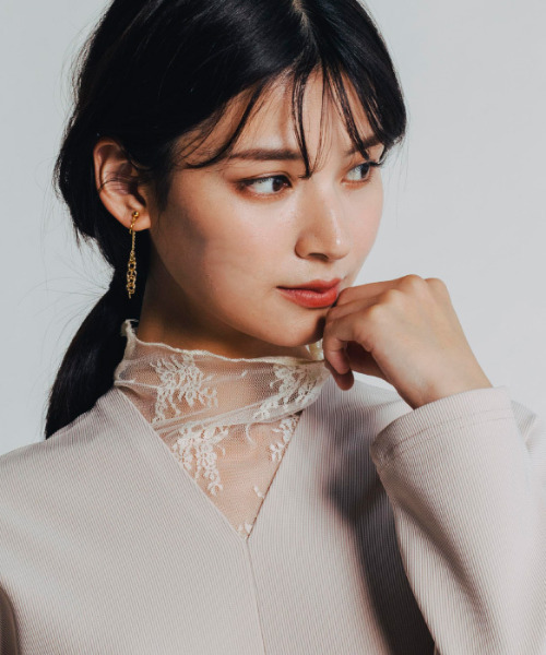 aquagarage（アクアガレージ）の「首のシワを隠せるレースインナー（シャツ/ブラウス・レディース・ブラック/アイボリー/ホワイト系その他7・S～Ｍ/LL）」の4枚目の写真