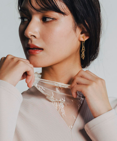 aquagarage（アクアガレージ）の「首のシワを隠せるレースインナー（シャツ/ブラウス・レディース・ブラック/アイボリー/ホワイト系その他7・S～Ｍ/LL）」の5枚目の写真