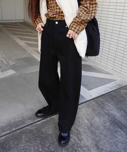 CORNERS(コーナーズ)の「カーブデニムシルエットパンツ(デニムパンツ・レディース・ネイビー/ブラック・マルチサイズ)」の3枚目の写真