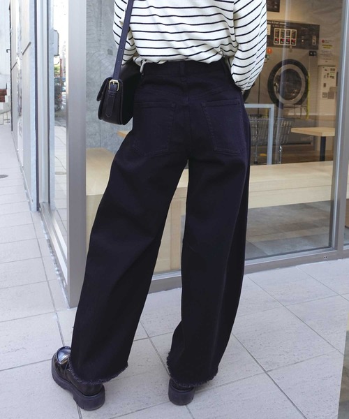 CORNERS(コーナーズ)の「カーブデニムシルエットパンツ(デニムパンツ・レディース・ネイビー/ブラック・マルチサイズ)」の4枚目の写真