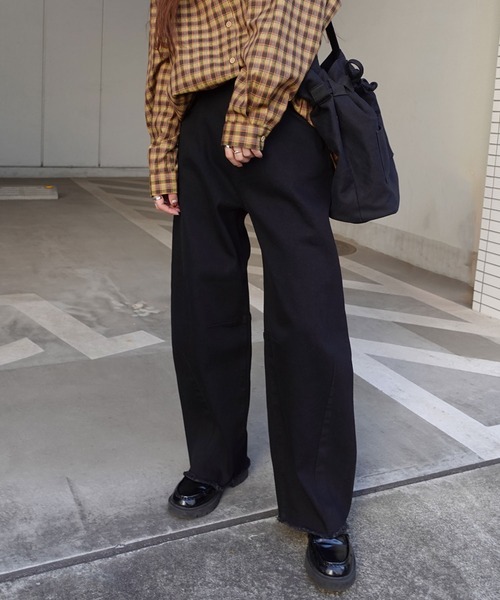 CORNERS(コーナーズ)の「カーブデニムシルエットパンツ(デニムパンツ・レディース・ネイビー/ブラック・マルチサイズ)」の11枚目の写真