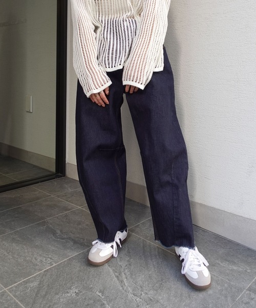 CORNERS(コーナーズ)の「カーブデニムシルエットパンツ(デニムパンツ・レディース・ネイビー/ブラック・マルチサイズ)」の15枚目の写真