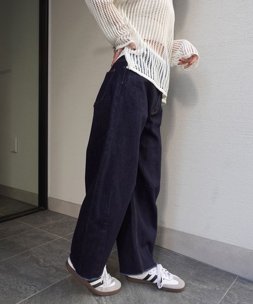 CORNERS(コーナーズ)の「カーブデニムシルエットパンツ(デニムパンツ・レディース・ネイビー/ブラック・マルチサイズ)」の21枚目の写真