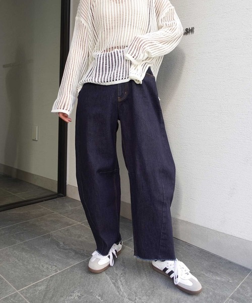 CORNERS(コーナーズ)の「カーブデニムシルエットパンツ(デニムパンツ・レディース・ネイビー/ブラック・マルチサイズ)」の22枚目の写真