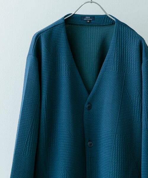 ITEMS URBANRESEARCH（アイテムズ アーバンリサーチ）の「ジオメジャカード カットソーカーディガン（カーディガン/ボレロ・メンズ・オフホワイト/ブラック/ブルー系その他/ブラウン・MEDIUM/LARGE）」の4枚目の写真