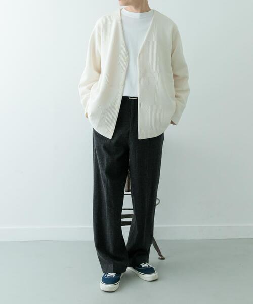 ITEMS URBANRESEARCH（アイテムズ アーバンリサーチ）の「ジオメジャカード カットソーカーディガン（カーディガン/ボレロ・メンズ・オフホワイト/ブラック/ブルー系その他/ブラウン・MEDIUM/LARGE）」の16枚目の写真