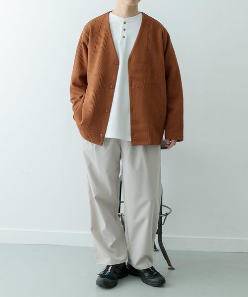 ITEMS URBANRESEARCH(アイテムズ アーバンリサーチ)の「ジオメジャカード カットソーカーディガン(カーディガン/ボレロ・メンズ・オフホワイト/ブラック/ブルー系その他/ブラウン・MEDIUM/LARGE)」の21枚目の写真