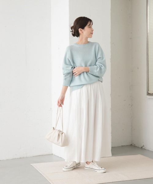 URBAN RESEARCH DOORS（アーバンリサーチドアーズ）の「リネン混スラブドルマンニット（ニット/セーター・レディース・オフホワイト/ブルー/ベージュ系その他・MEDIUM）」の15枚目の写真