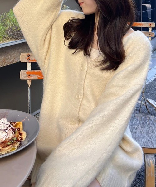 merrylatte(メリーラテ)の「2WAYもけもけボリュームカーデ(カーディガン/ボレロ・レディース・アイボリー・FREE)」の2枚目の写真