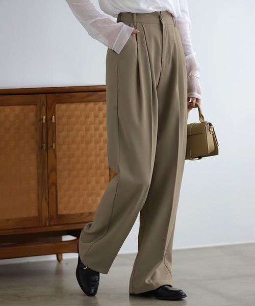 LUMIRA(アパレル)(ルミラ)の「タックパンツ(その他パンツ・レディース・チャコールグレー/アイボリー/ブラック/グレイッシュベージュ・S/M/L)」の4枚目の写真