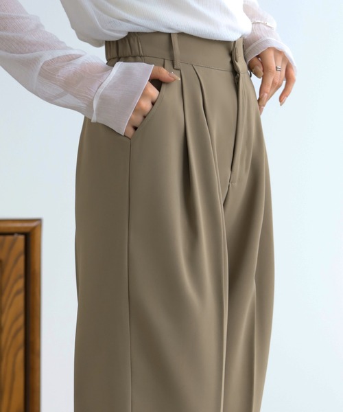 LUMIRA(アパレル)(ルミラ)の「タックパンツ(その他パンツ・レディース・チャコールグレー/アイボリー/ブラック/グレイッシュベージュ・S/M/L)」の8枚目の写真